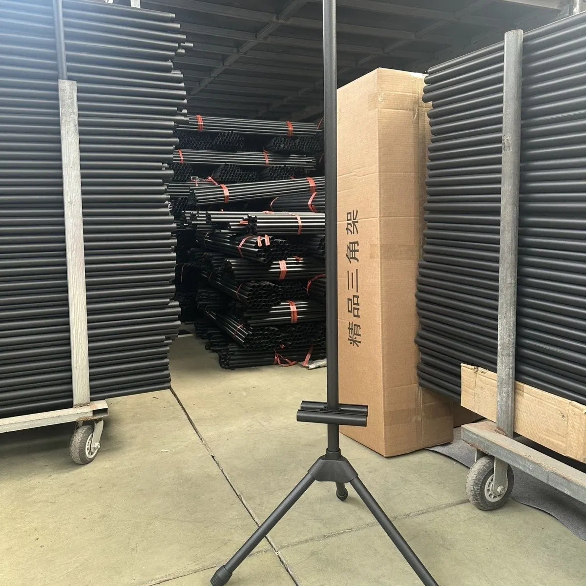 Triangular Adjustable Portable Easel for Art and Photos