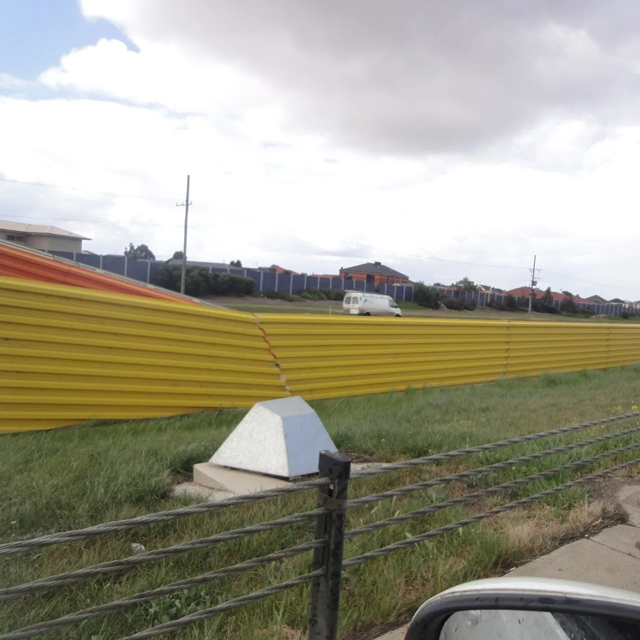 a High-Speed Soundproof Wall Manufactured by The Corrugated Cardboard Rolling Process