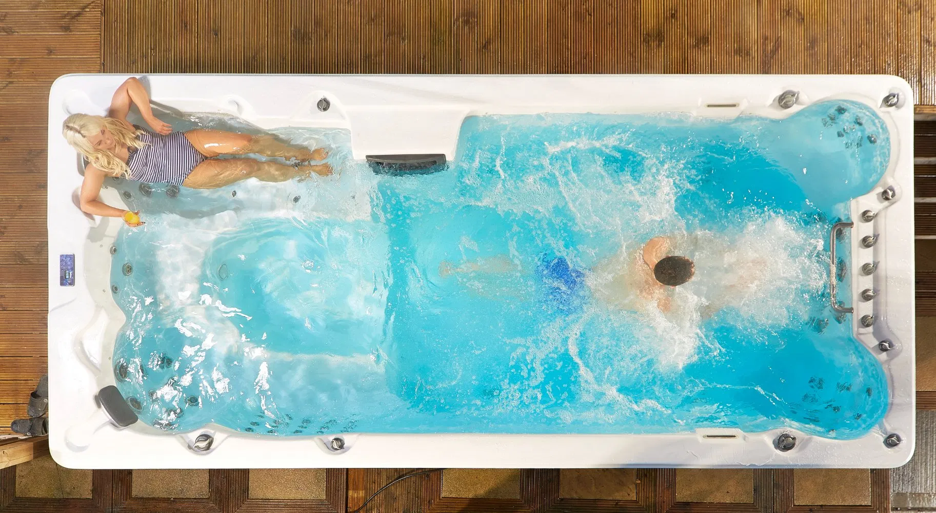 Versatile 3-Person Hot Tub SPA with High-Quality Acrylic Shell