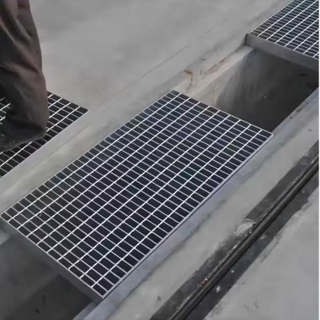 China Factory Hot Dipped Galvanized Rain Trench Steel Grating Grating for Sale