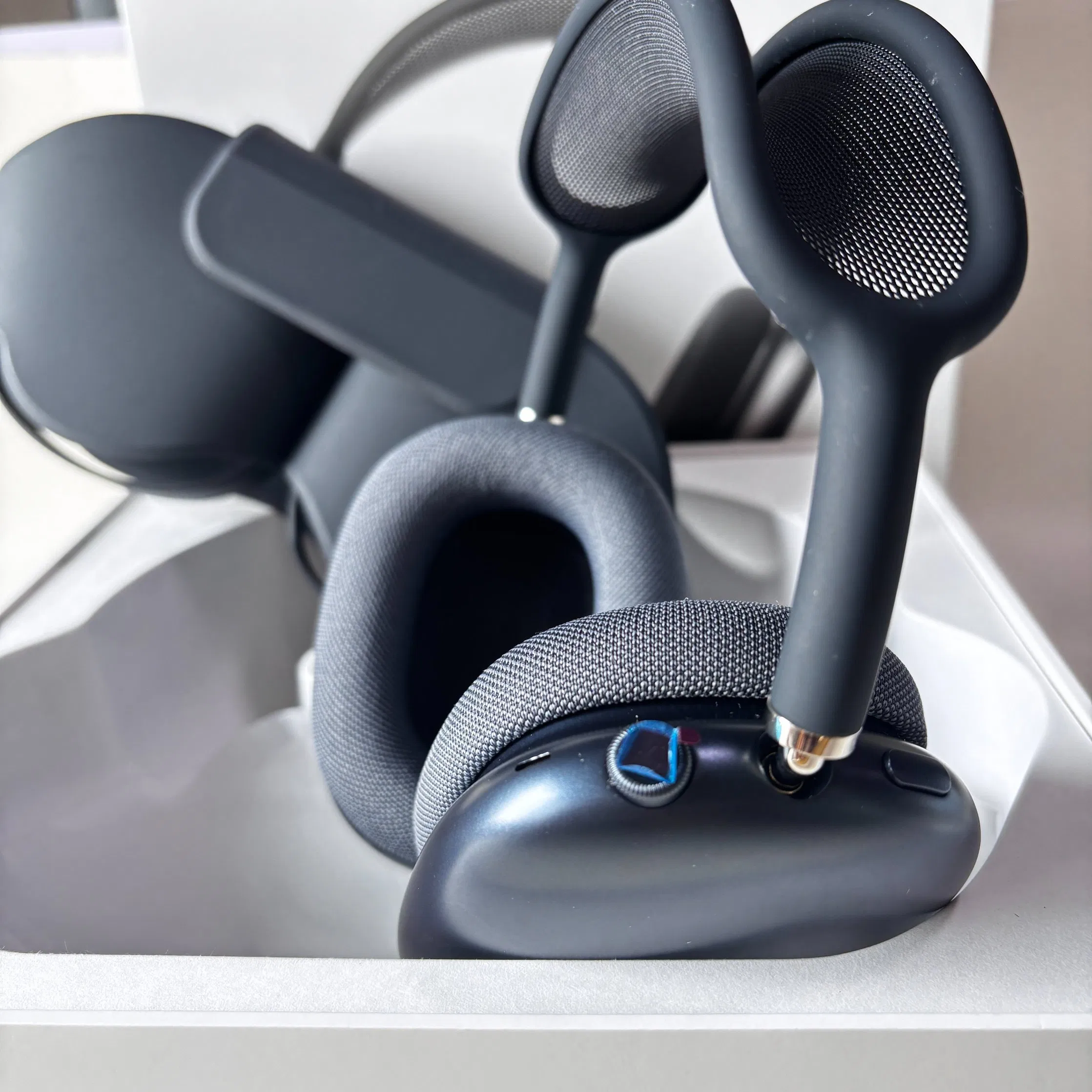 Top1 High Beauty Metal/Plastic Active Noise Reduction 1:1 Label Max Wireless Earphones with Automatic Device Switching Serial Number,Seamless and Smooth Connect