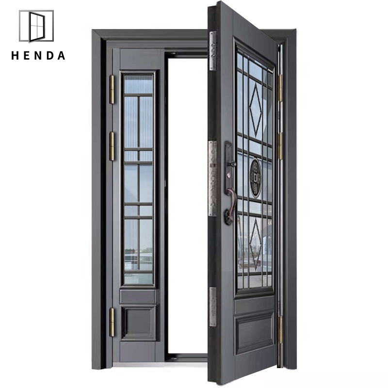 Стальная охранная дверь с железным листом и решеткой