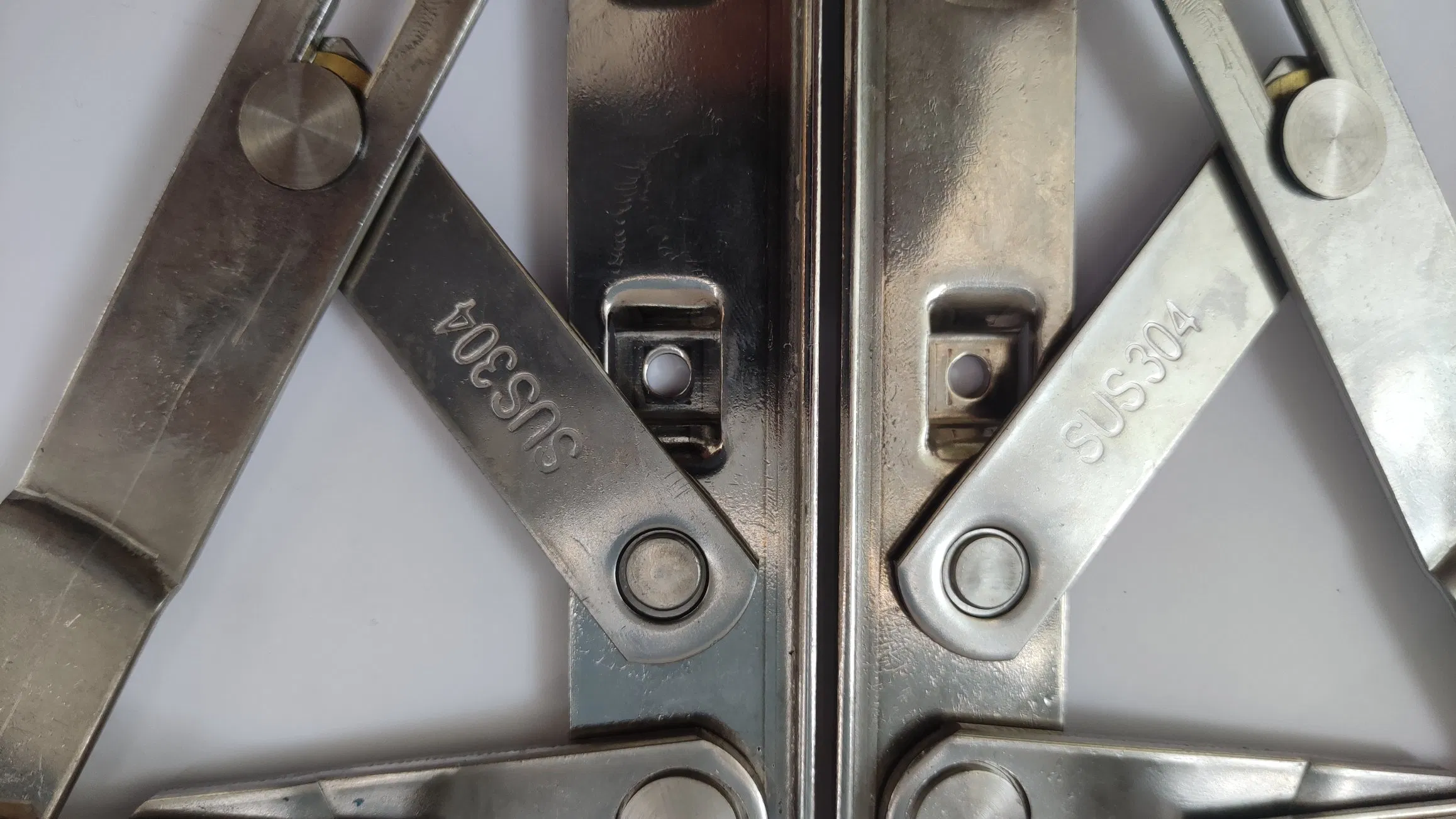 Heavy Hinges for Non-Standard Notched Doors and Windows