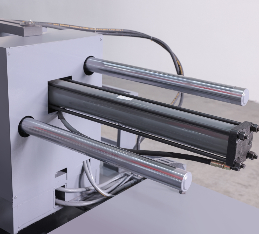 Ленточная пила по металлу двухколонная автоматическая