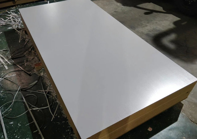 16mm/18mm Embossed Melamine White Pure Plywood Board for Africa Furniture