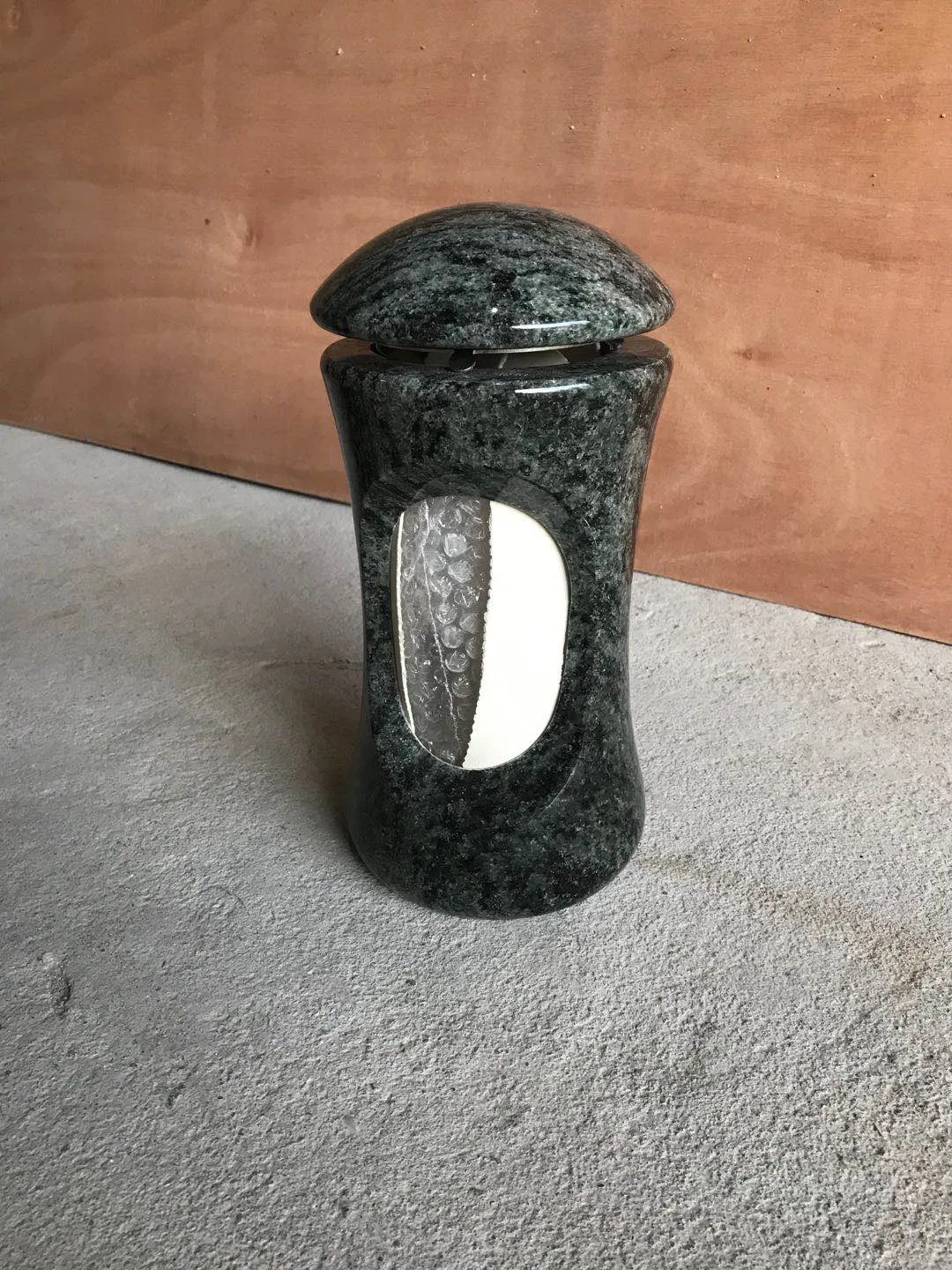 Popular Hot Sale Granite Colors Monumental Granite Lanterns Lamps for Headstone