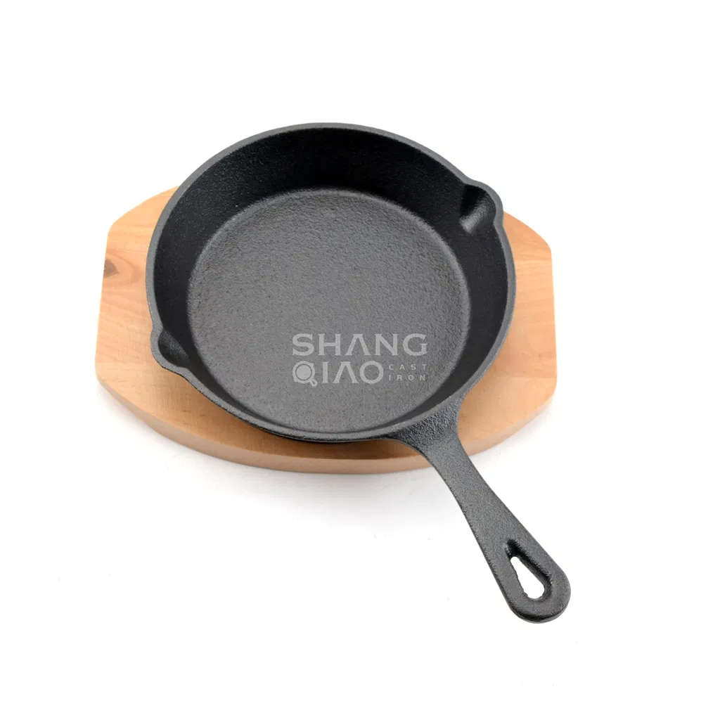 Non-Stick Round Cast Iron Gratin Dish and Wooden Tray