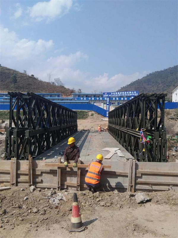 Customized Steel Bridge Zb200: Perfect for Temporary Engineering Solutions