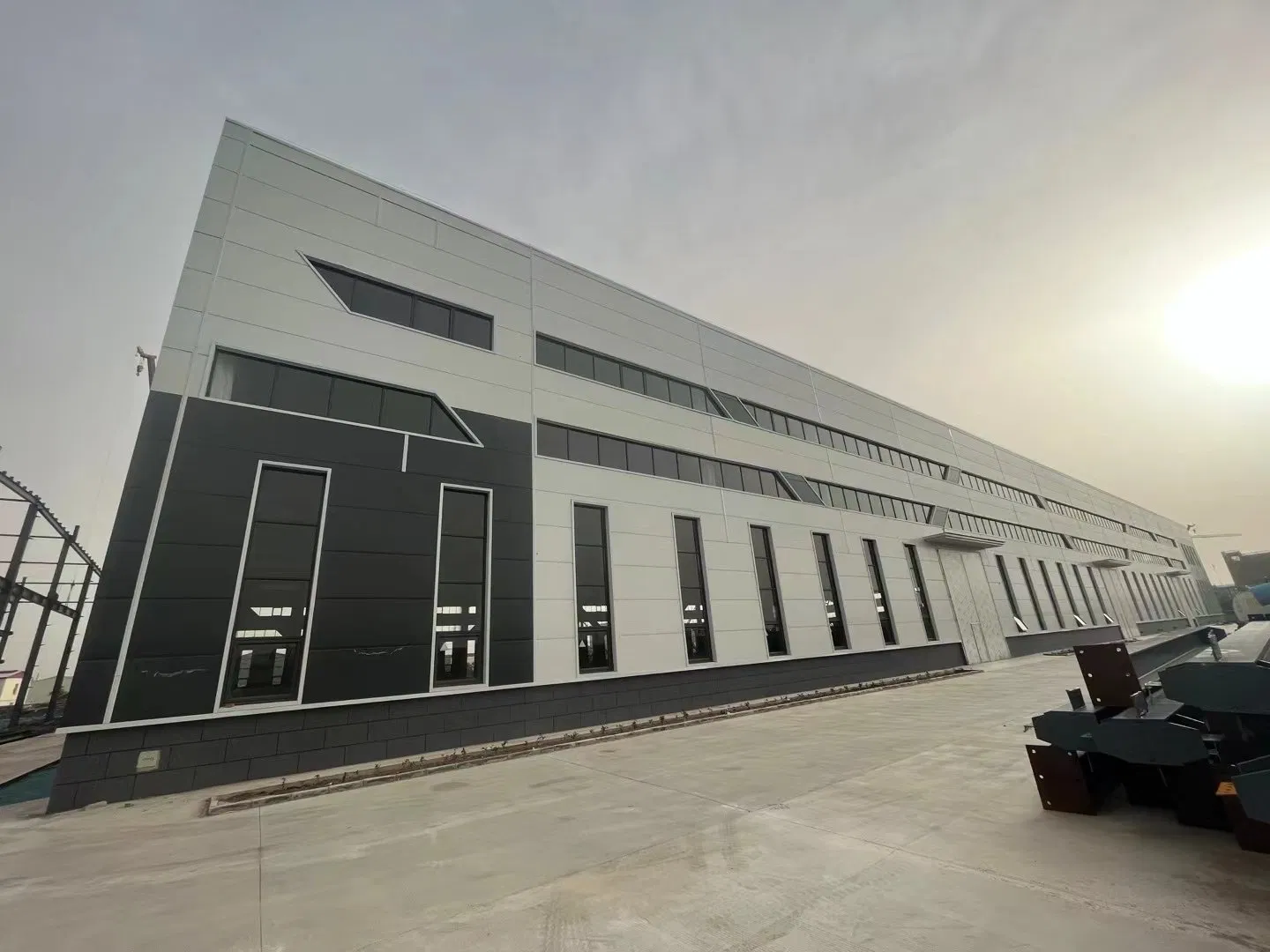 Building Materials House Medical Hospital Movable Waterproof Portal Frame Steel Structures