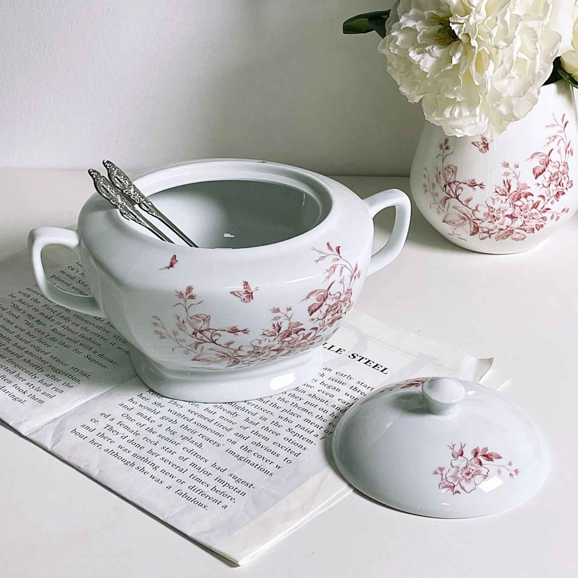 Discount Price New Design Porcelain Classic Bowls Floral White Soup Tureen