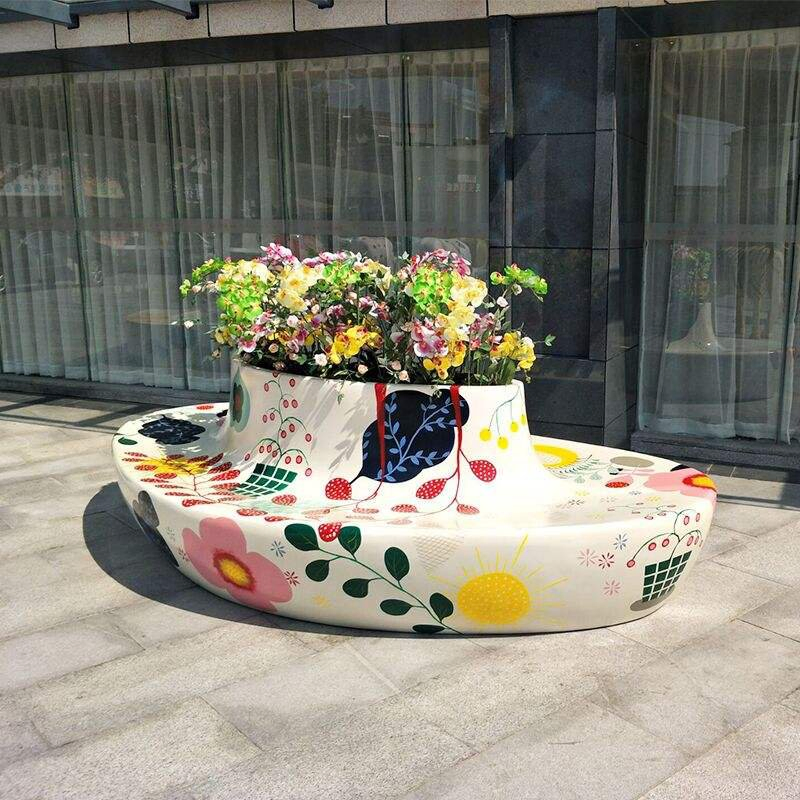 Custom Made Heart-Shaped Flower Pot Chair for Outdoor