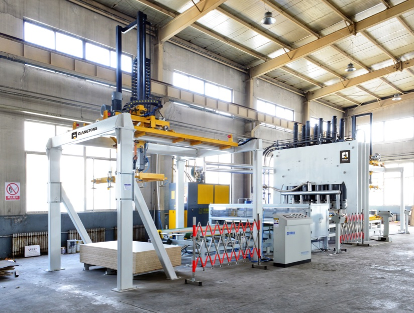 Automatic Plywood OSB Melamine Laminating Hot Press Machinery