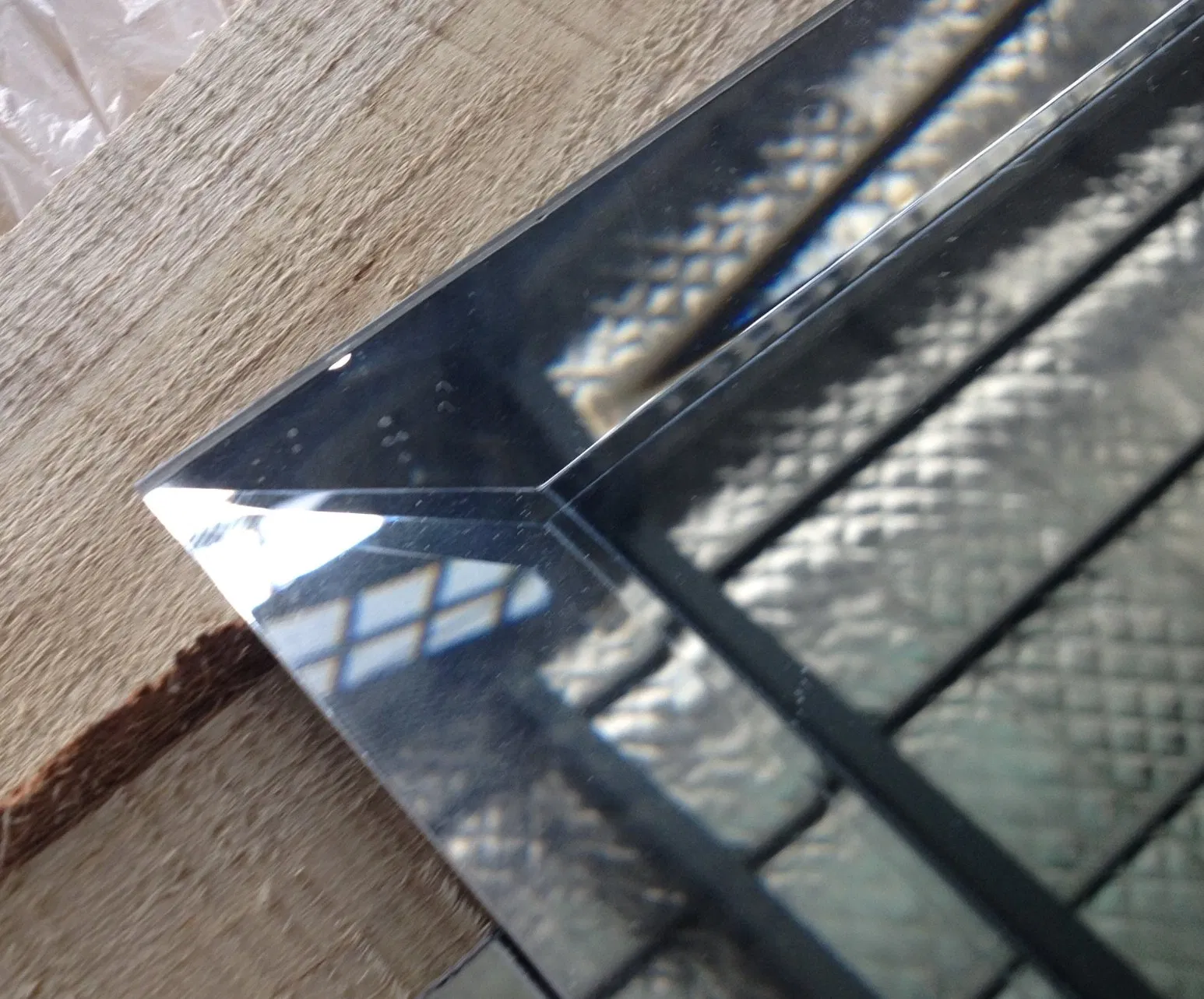 4-6mm Irregular Shape Processed Glass Mirror