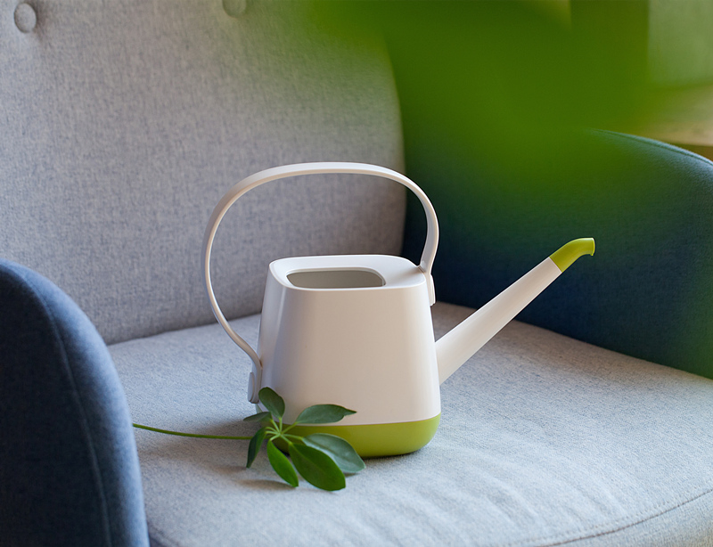 Eco-Friendly Plastic Watering Can for Gardening