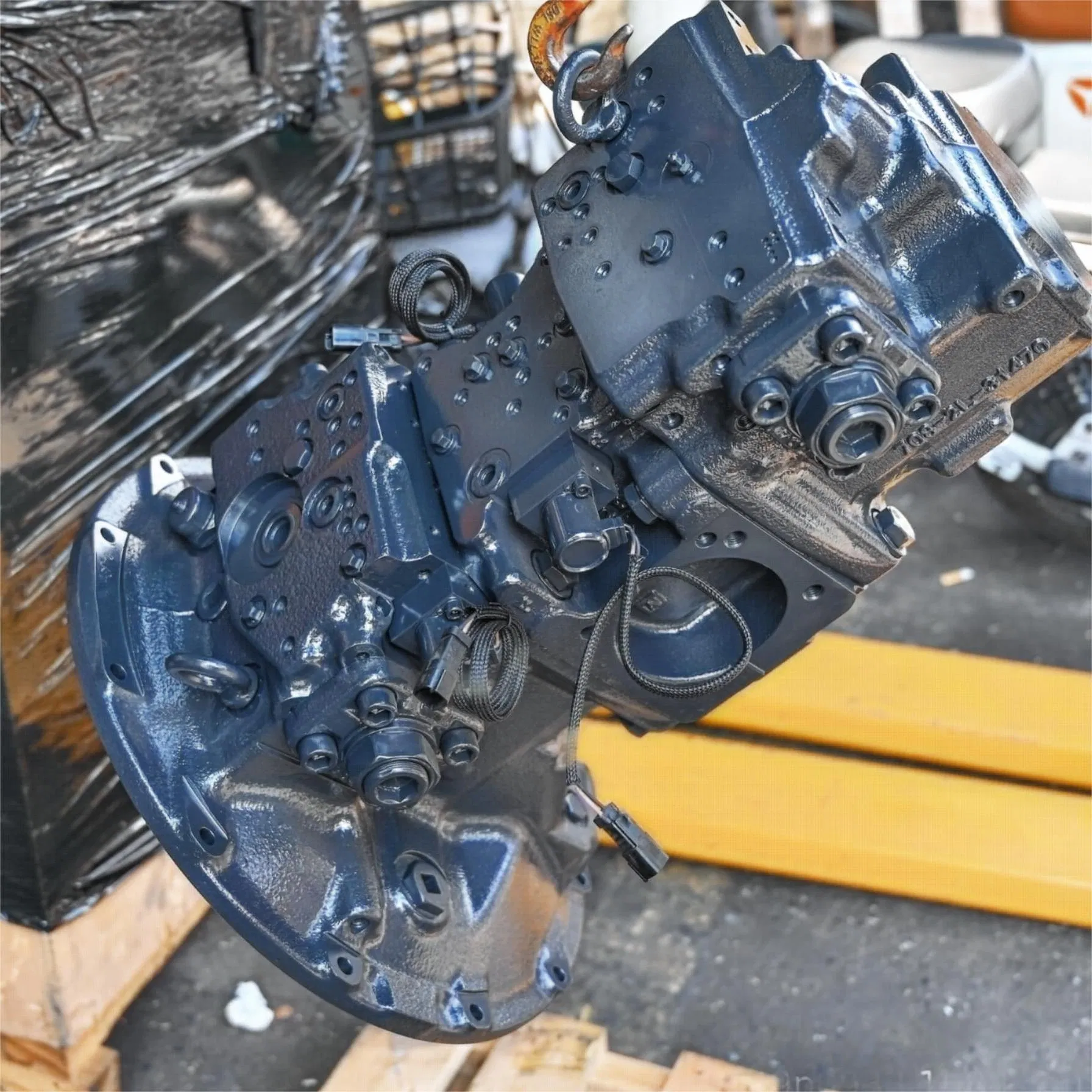 Гидравлический насос Komatsu PC200-8mo 708-2L-00400