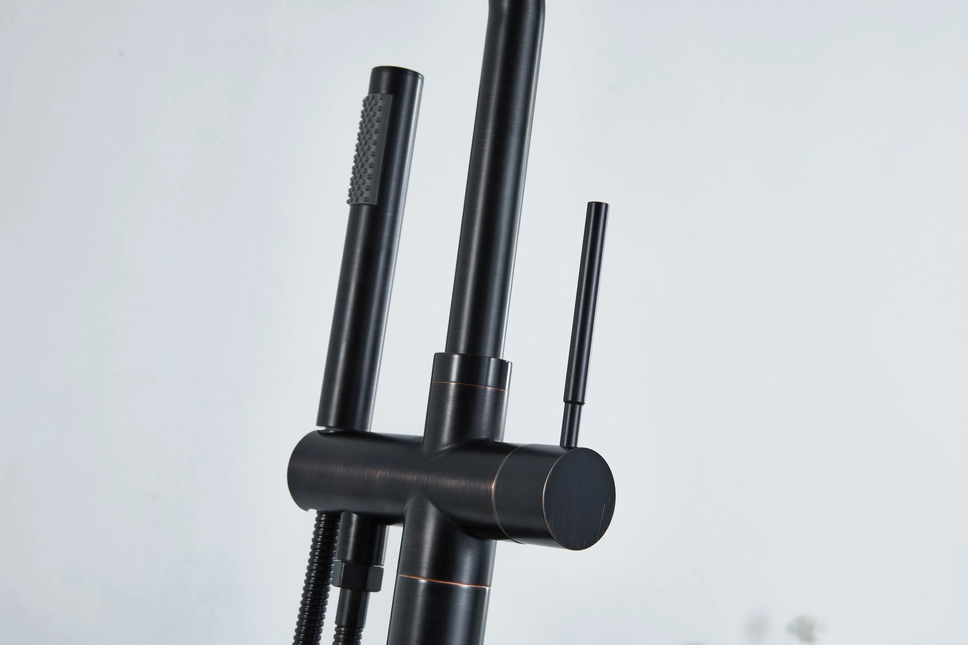 Смеситель для ванны напольный матовый черный с душем