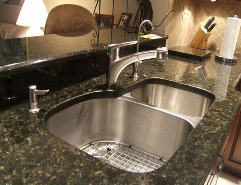 Green, Yellow, Gold Ubatuba Granite Kitchentops Countertops for Bathroom Vanity Tops