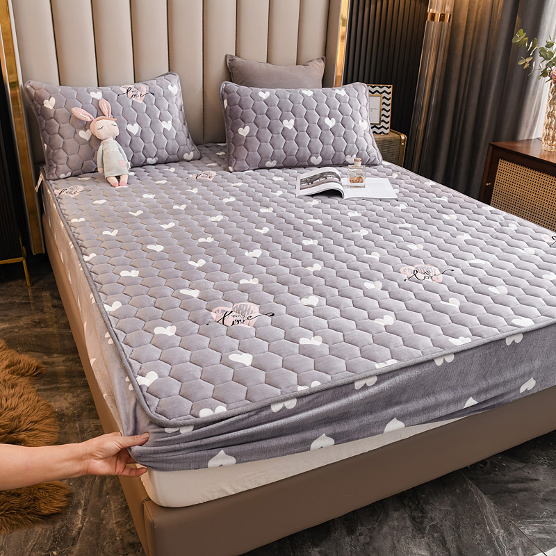 Queen Size Bed Cover Quilted Waterproof Mattress Protector