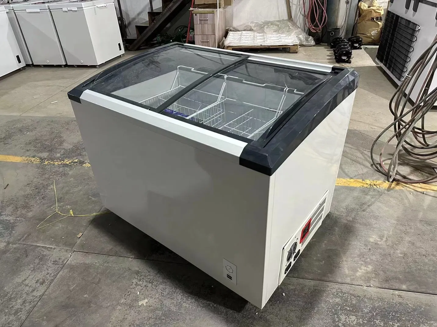 Juka Solar 85mm Thickness Curved Glass Door SD/Sc-168y Ice Cream Freezer