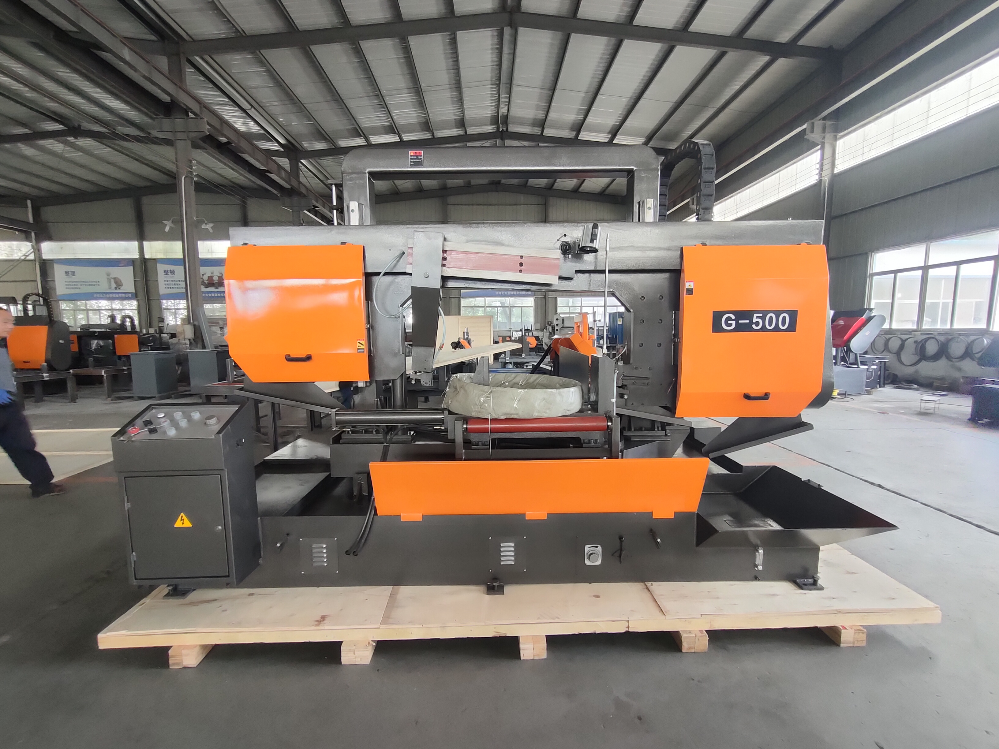 Станок ленточнопильный полуавтоматический по металлу 400×400 мм GZ4240