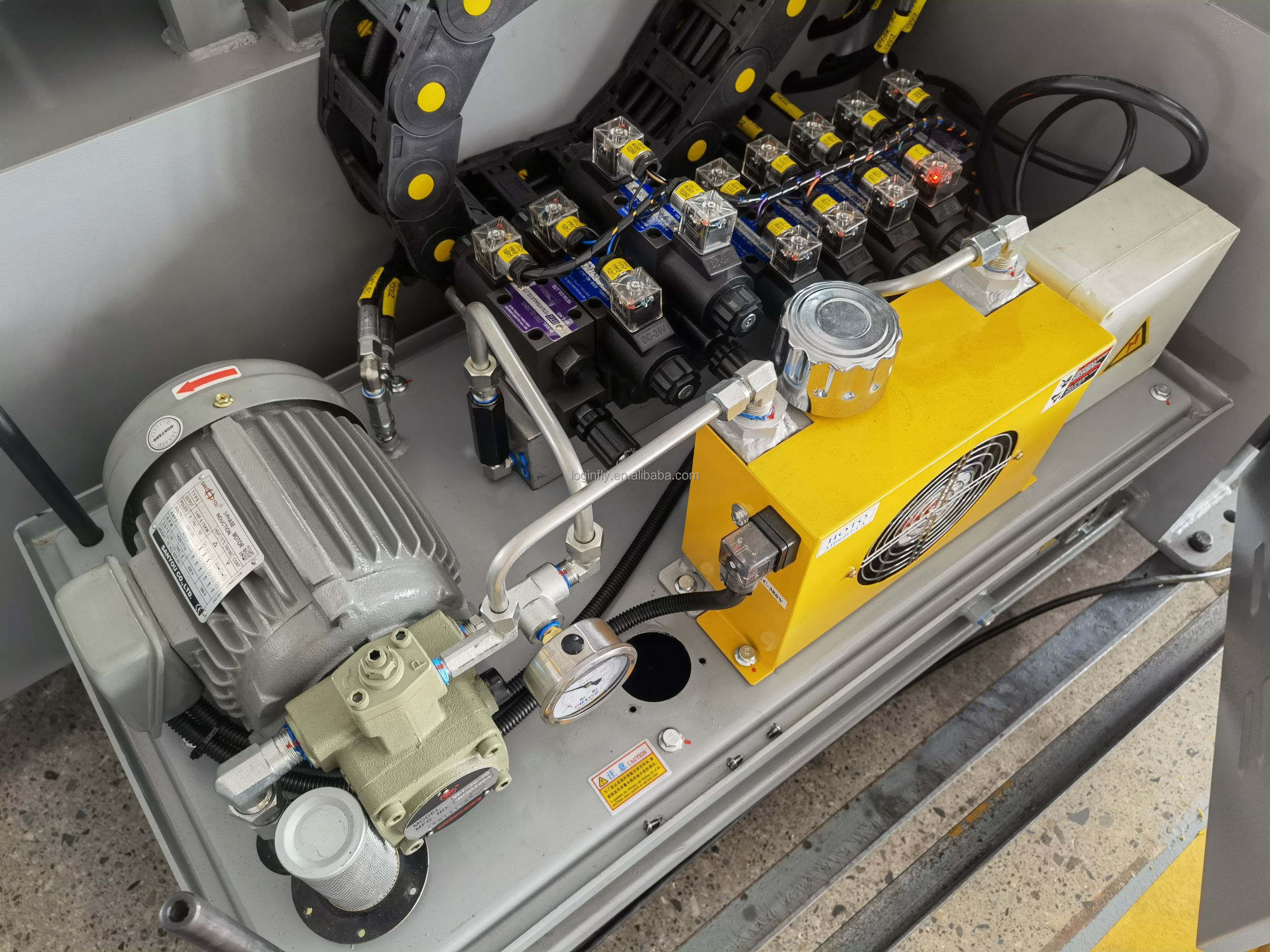 Ленточная пила по металлу полуавтоматическая гидравлическая H-33/50S