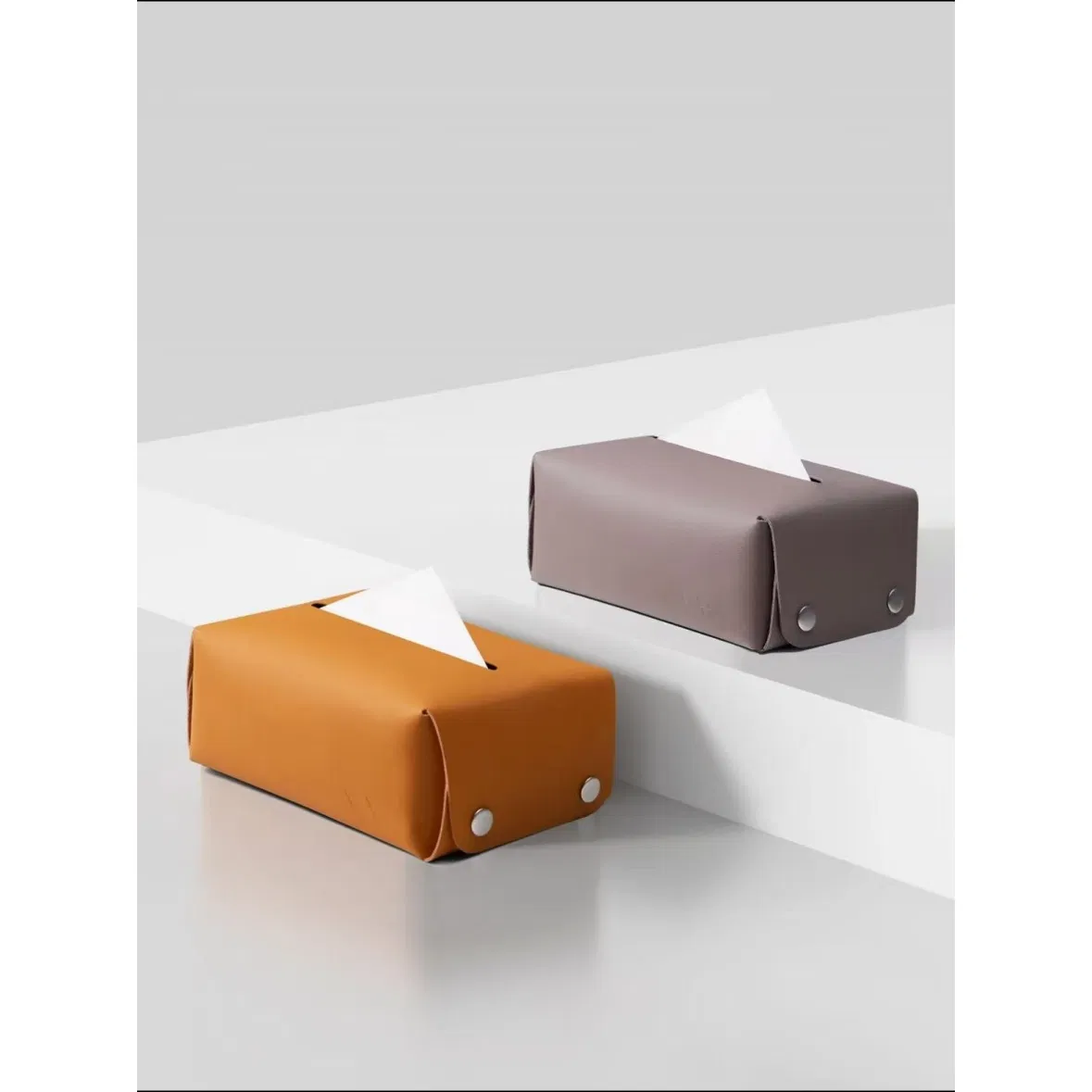 Lixiang Car Genuine Leather Tissue Holder, Simple Design, Lightweight and Practical, Prevents Paper Jams Tissue Box