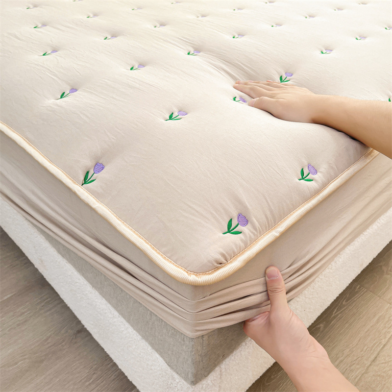 Per-Wash Treated Soft Microfiber Quilting and Embroidering Mattress Protector Cover Fitted Sheet