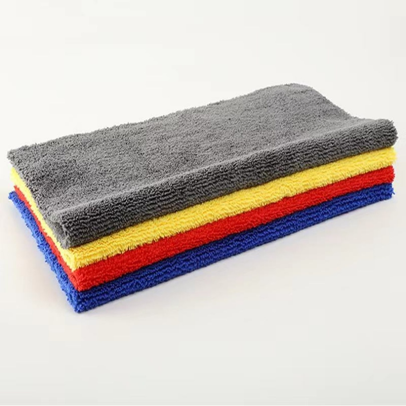 Soft Smooth Towel with Customized Design and Durability