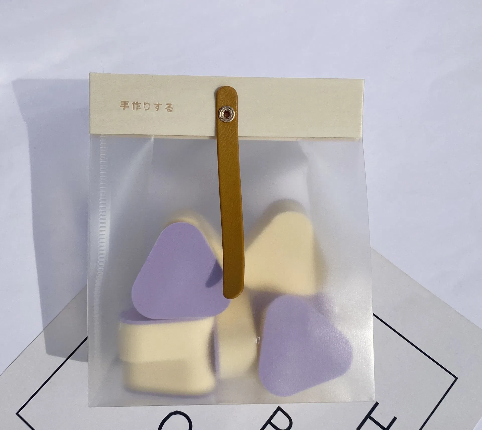 New Purple Triangle Rice Ball Powder Fluttering Soft and Delicate, Water Becomes Water Becomes Wet and Wet, Dual -Use Powder Puff Makeup Tools