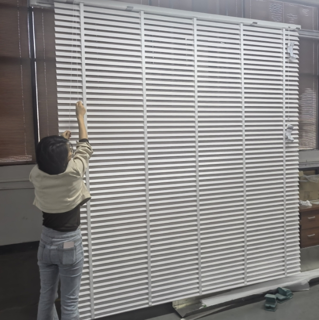 50mm Indoor Blackout Ladder Belt/Tape Looped Bead Chain Basswood/ Paulownia Wood /PVC Venetian Blinds