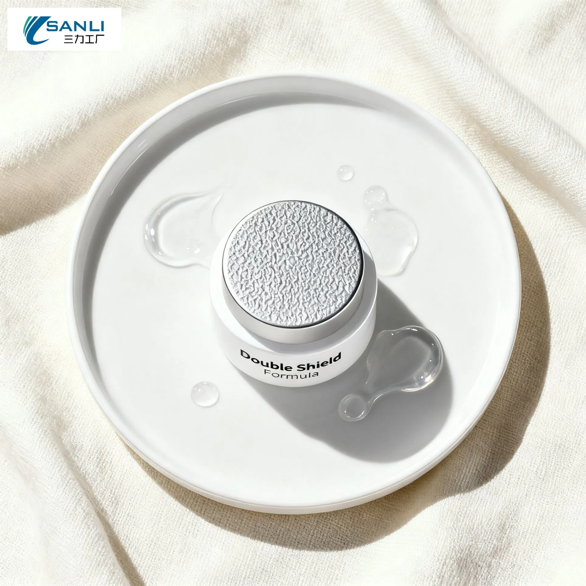 Daily Hydrating and Anti-Pollution Face Cream with Tetrahydro Methyl Pyrimidine Carboxylic Acid and Moisturizing Oils for Environmental Defense