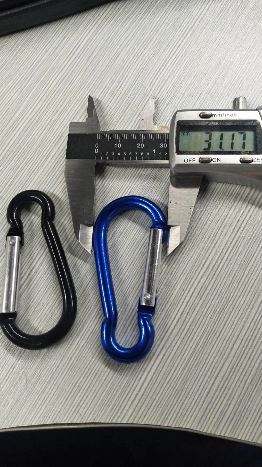 Climbing Lock Keychain Snap Hook Safety Heavy Duty Metal Spring Clip