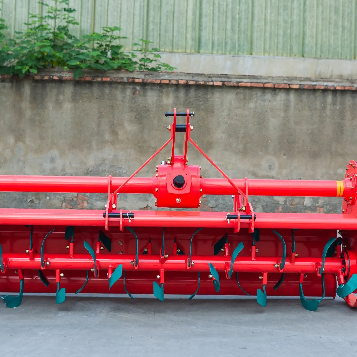 Тяжелый ротационный культиватор с трехточечной навеской