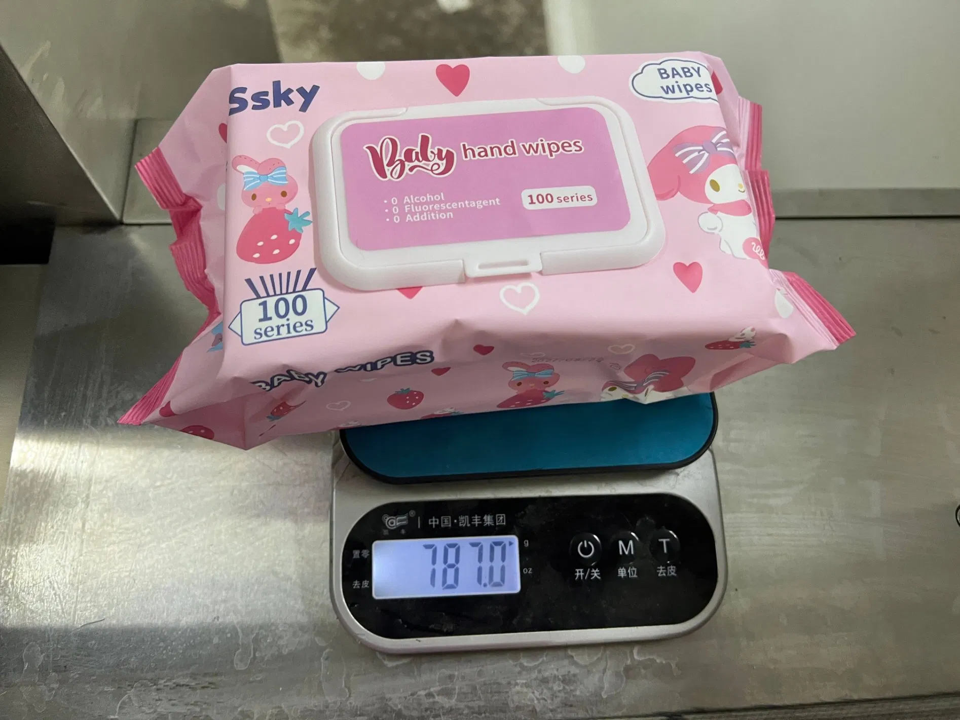 Customized 80 Pieces of Super Soft Baby Skin Care Wet Wipes, Economical and Disposable Wet Tissues, Fragrance-Free