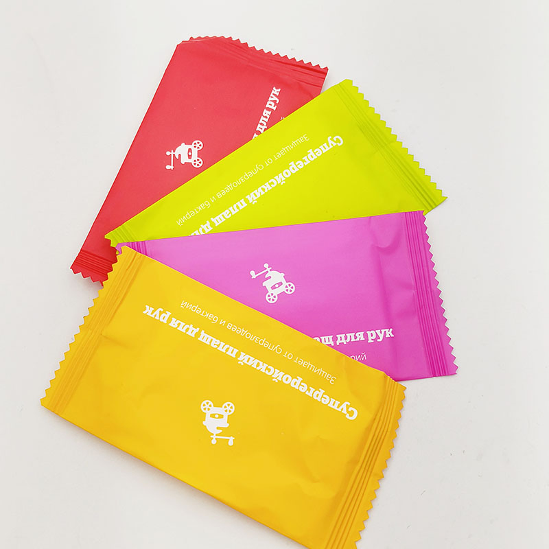 Single Pack Hygenic Antibacterial Wet Wipes Nonwoven Fabric Cleaning Tissues