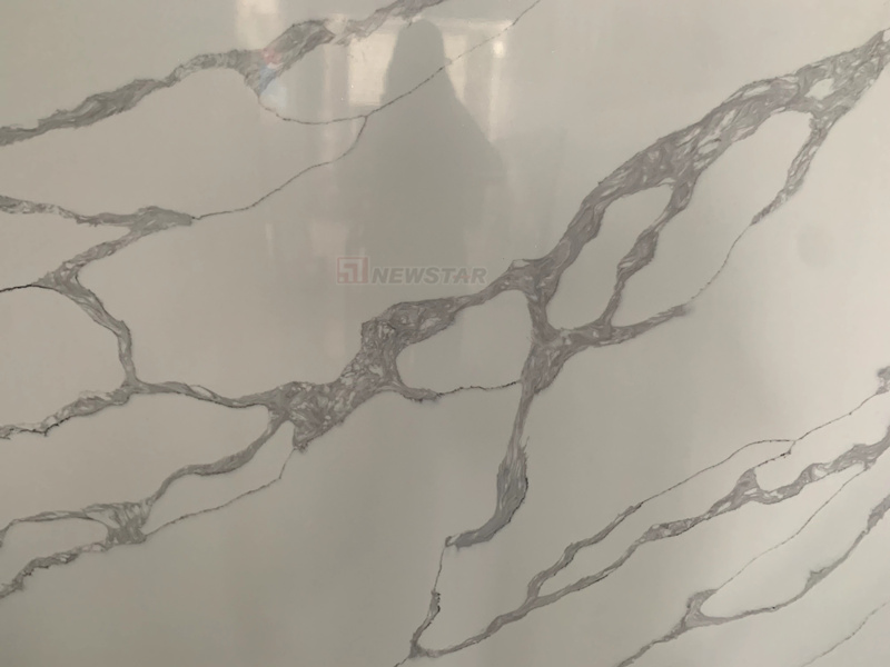 Quanzhou Factory Price Quartz Countertops for Kitchens Island Top Calacatta Gray Marble Artificial Quartz Slab Cut to Size