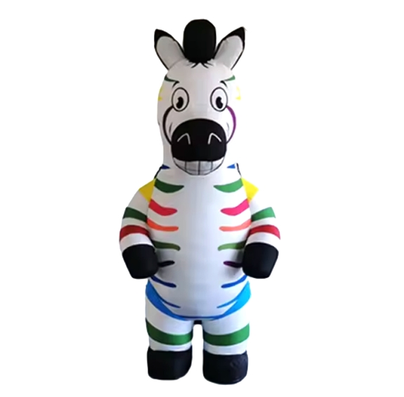 Giant Inflatable Giraffe Christmas Decoration for Festive Outdoor Displays