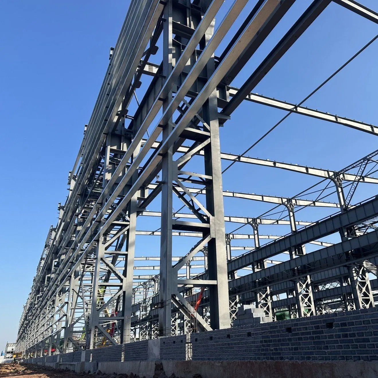 Light Steel Structure Warehouse/Garage with High Quality