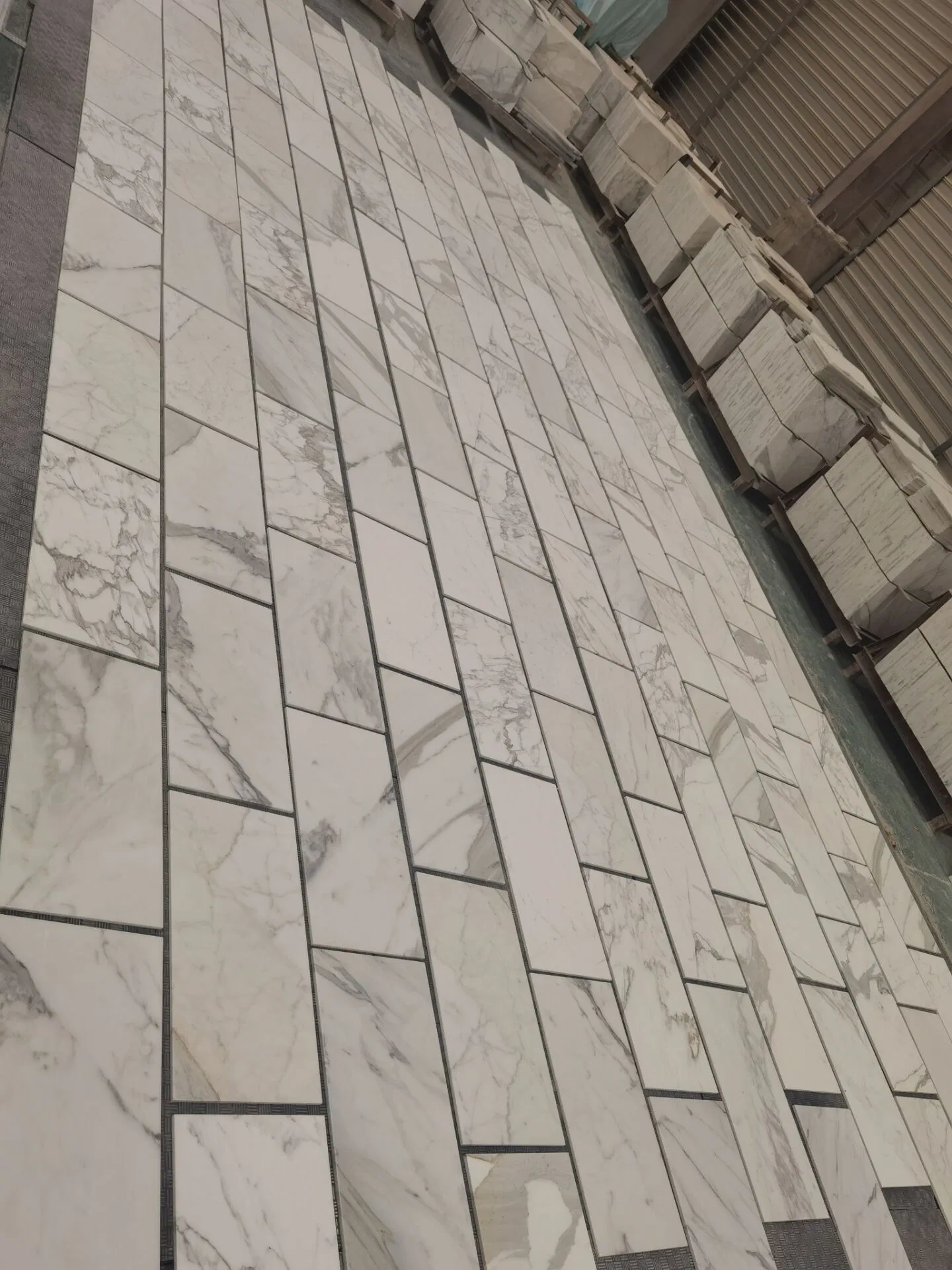 Calacatta Natural Stone Marble Tiles for Wall and Flooring