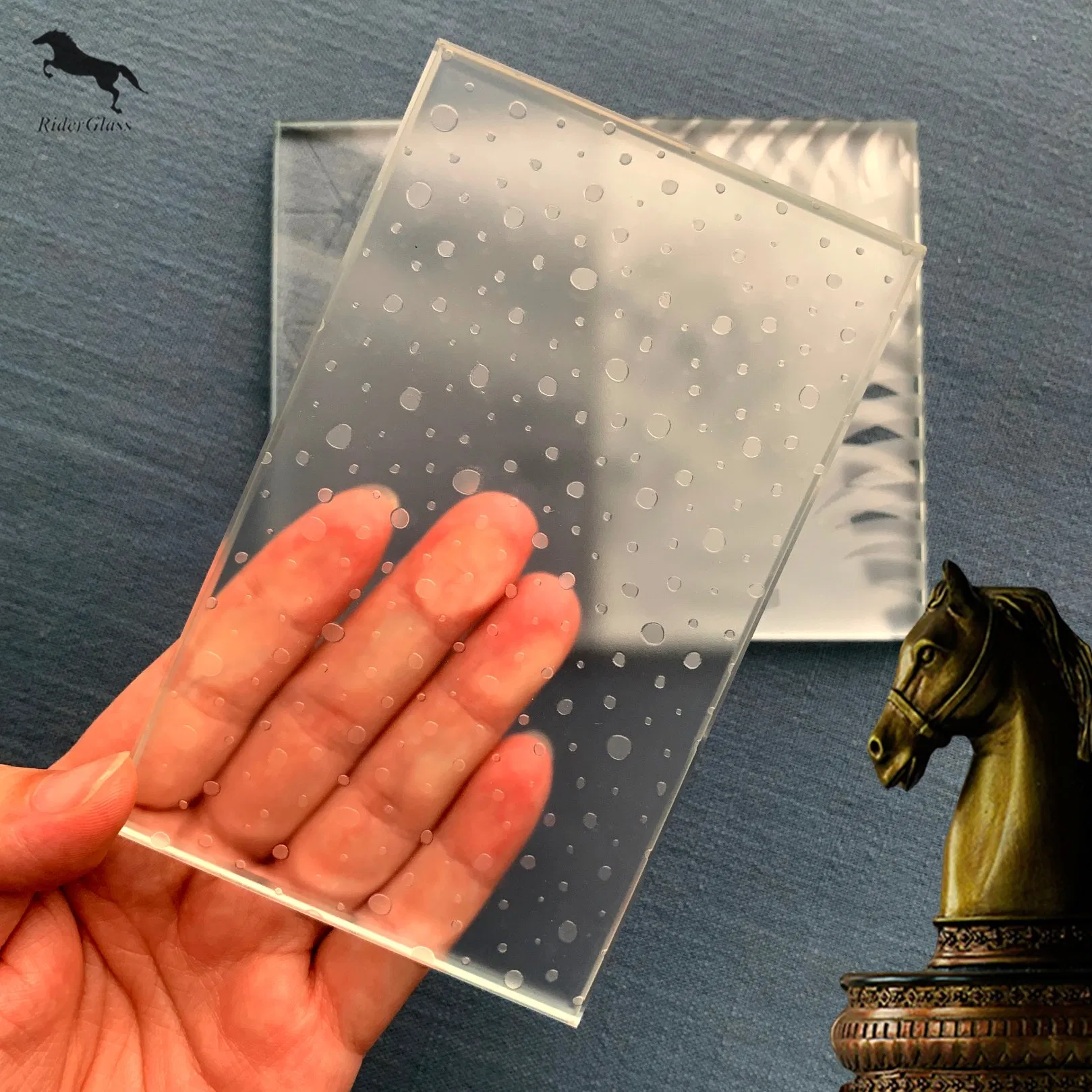 3.2mm Low Iron Tempered Pattern Glass