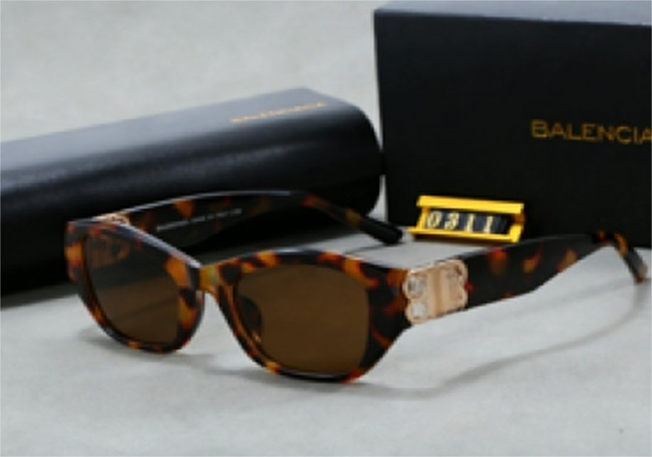 Designer Sunglasses Men Classic Black Rectangular Small Frames Anti UV Sunglasses Women