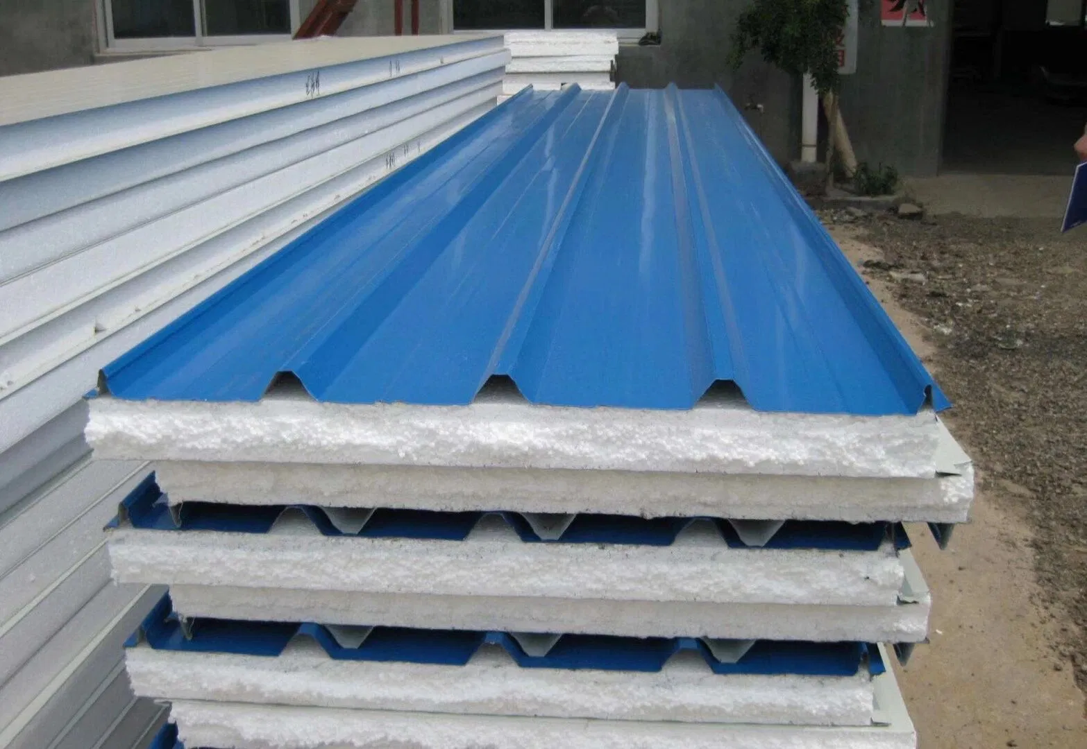 High-Quality Color Coated Steel Sheets for Roofing and Wall Cladding, Durable, Customizable, with Reliable Corrosion Resistance.