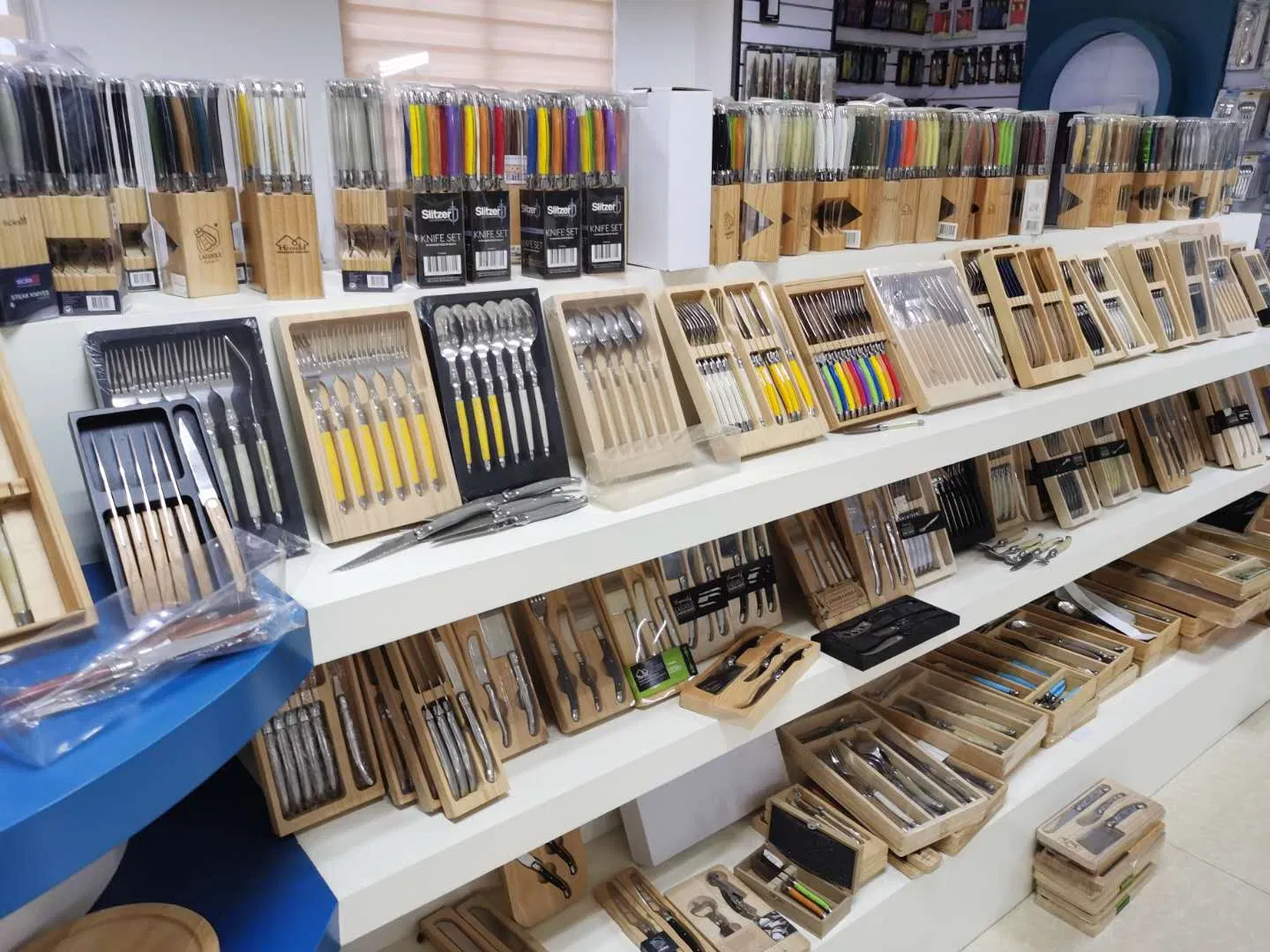 4PCS Stainless Hollow Handle Cheese Set Knife (SE-3012)