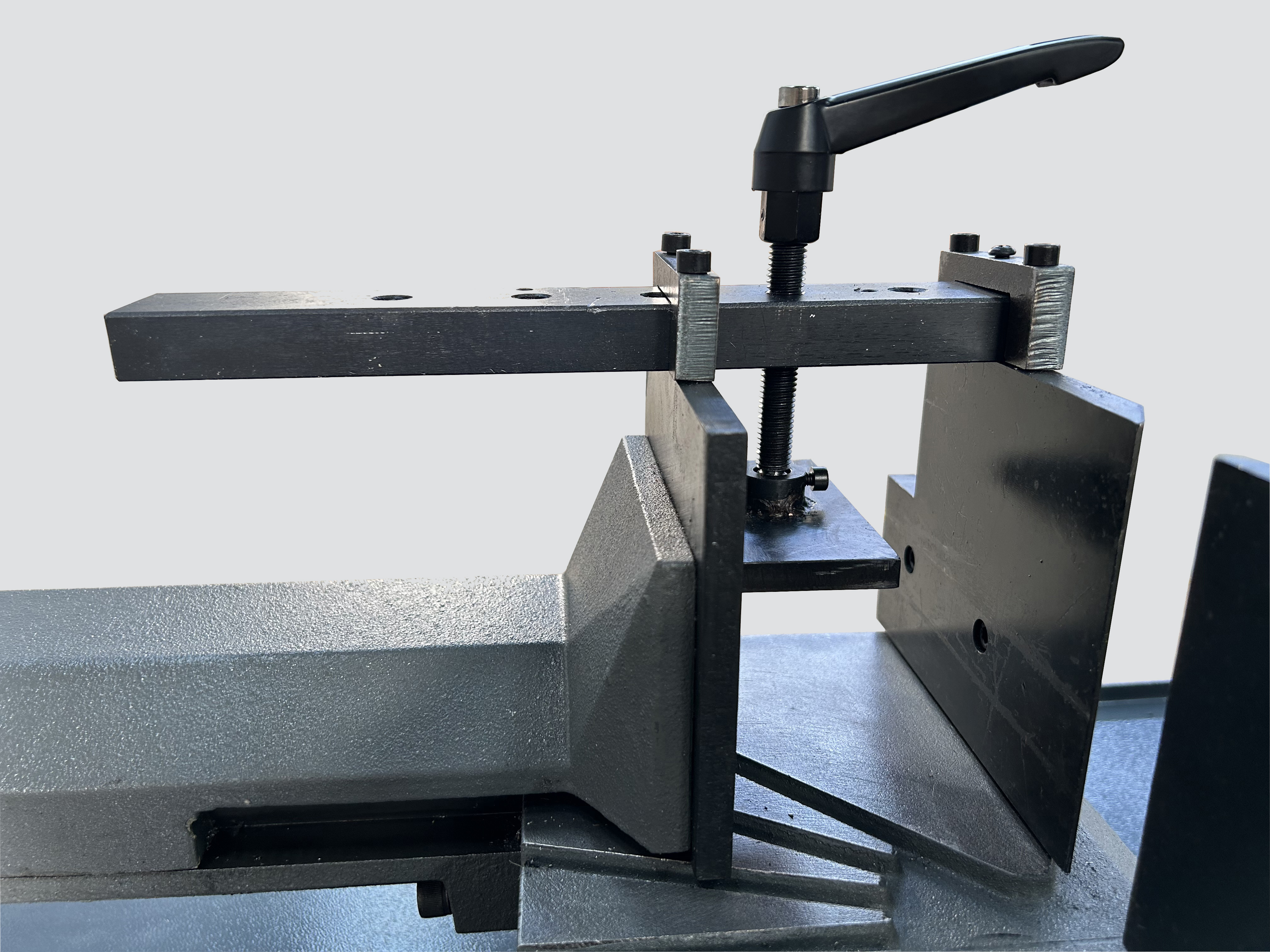 Станок ленточнопильный по металлу нержавейке и алюминию MBS 320SAV