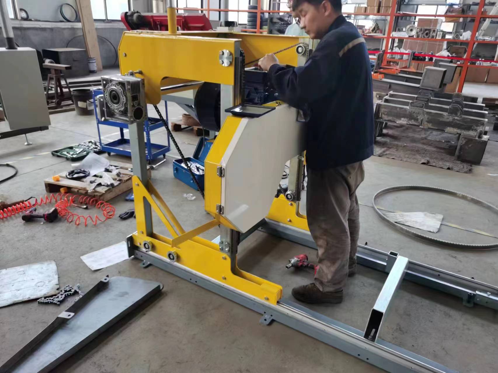 Станок ленточнопильный по дереву