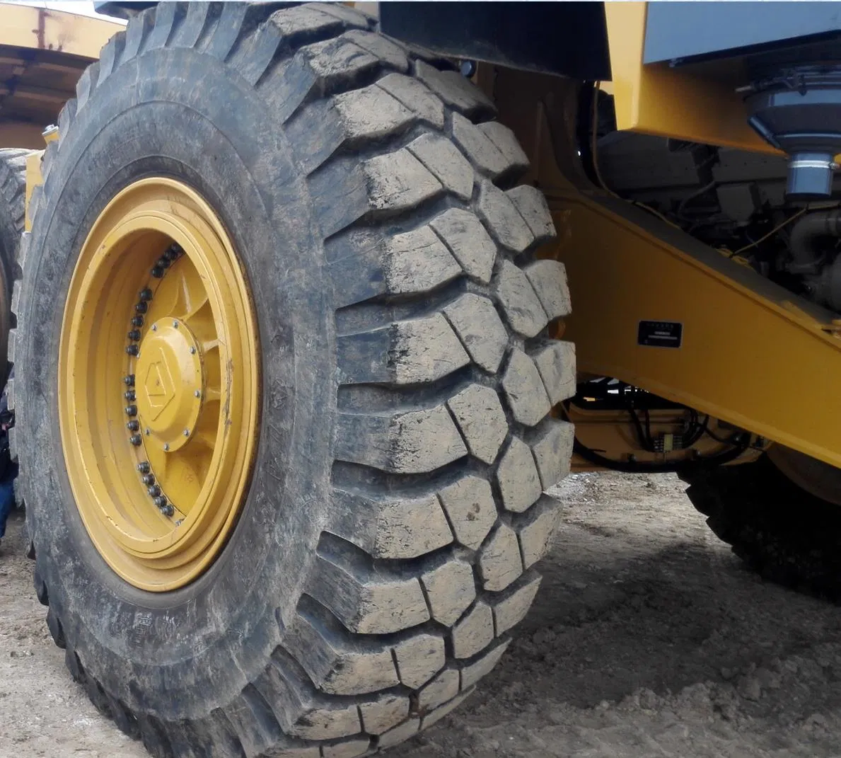 Шина гигантская карьерная радиальная 59/80R63
