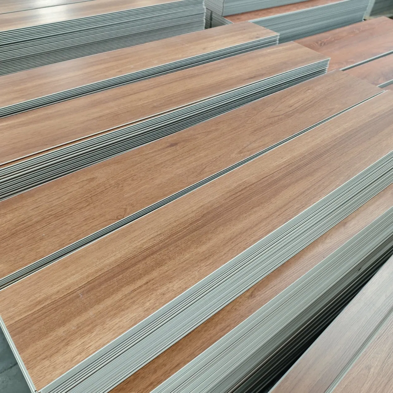 European Fireproof Plastic Waterproof PVC 4mm 5mm Stone Pattern Underlayer Spc Flooring