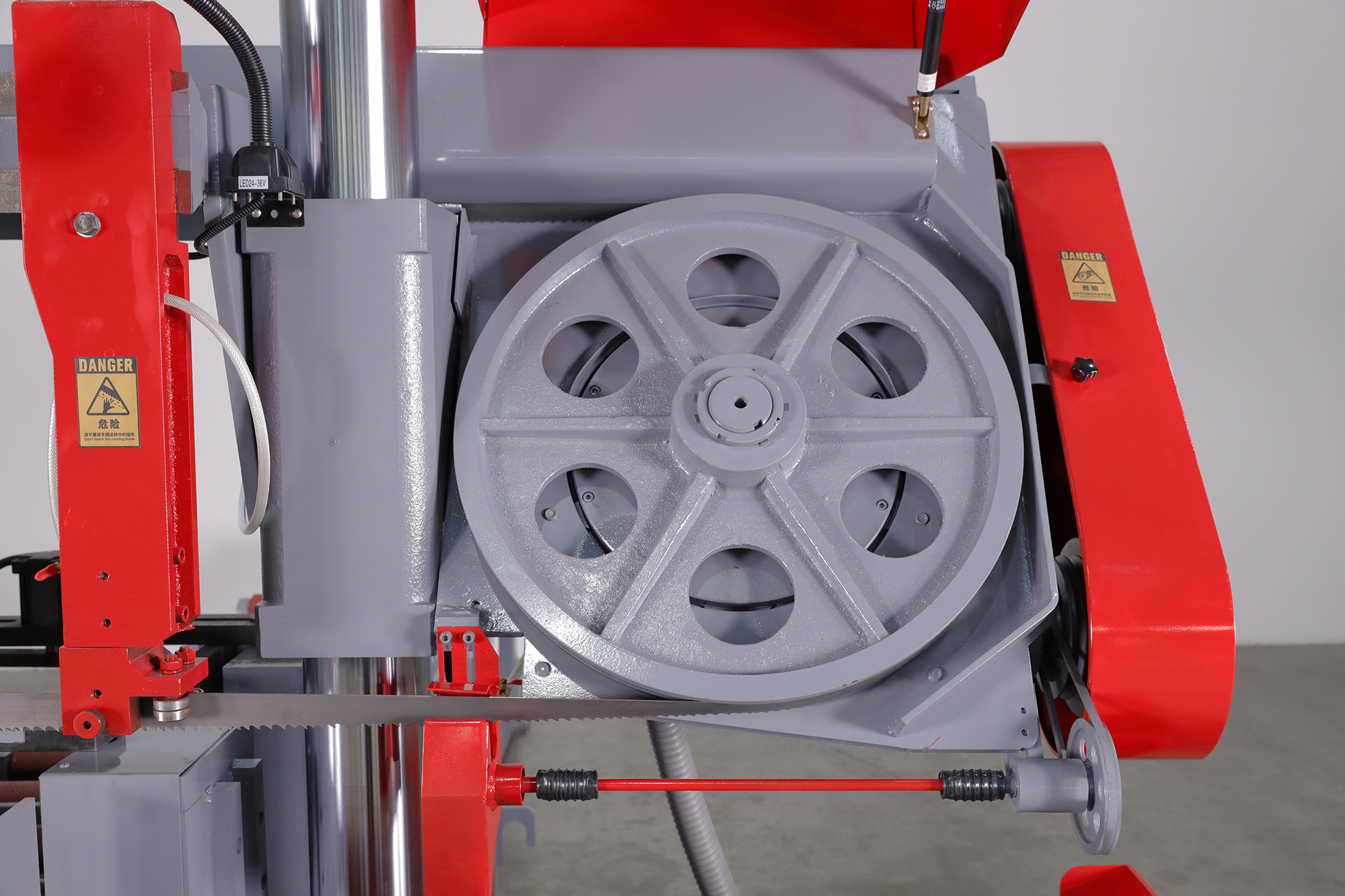 Станок ленточнопильный горизонтальный автоматический гидравлический по металлу H-50N