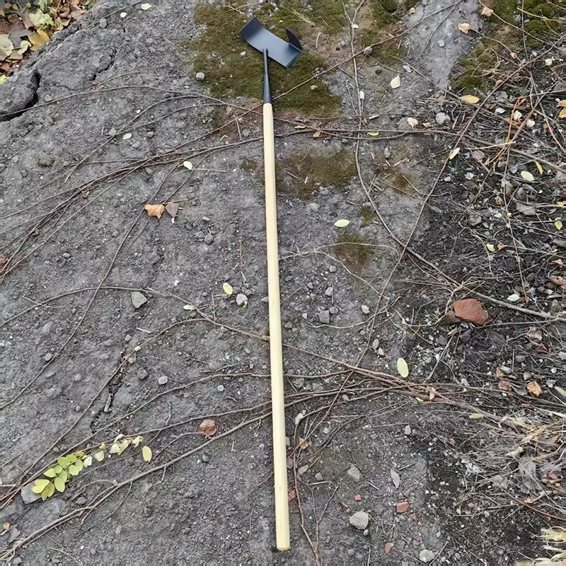 Factory Direct Sales Carbon Steel Hoe with Long Wooden Handle for Garden