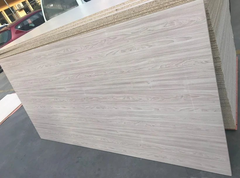 FSC Cheap Price 4X8 18mm Flakeboard White Melamine Particle Board for Cabinets
